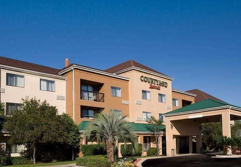 Отель Courtyard Бомонт Экстерьер фото